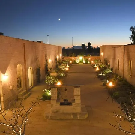 Resort Corte Degli Aromi Pool & *