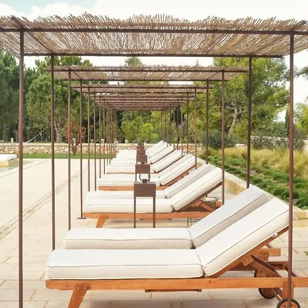 Resort Corte Degli Aromi Pool & *